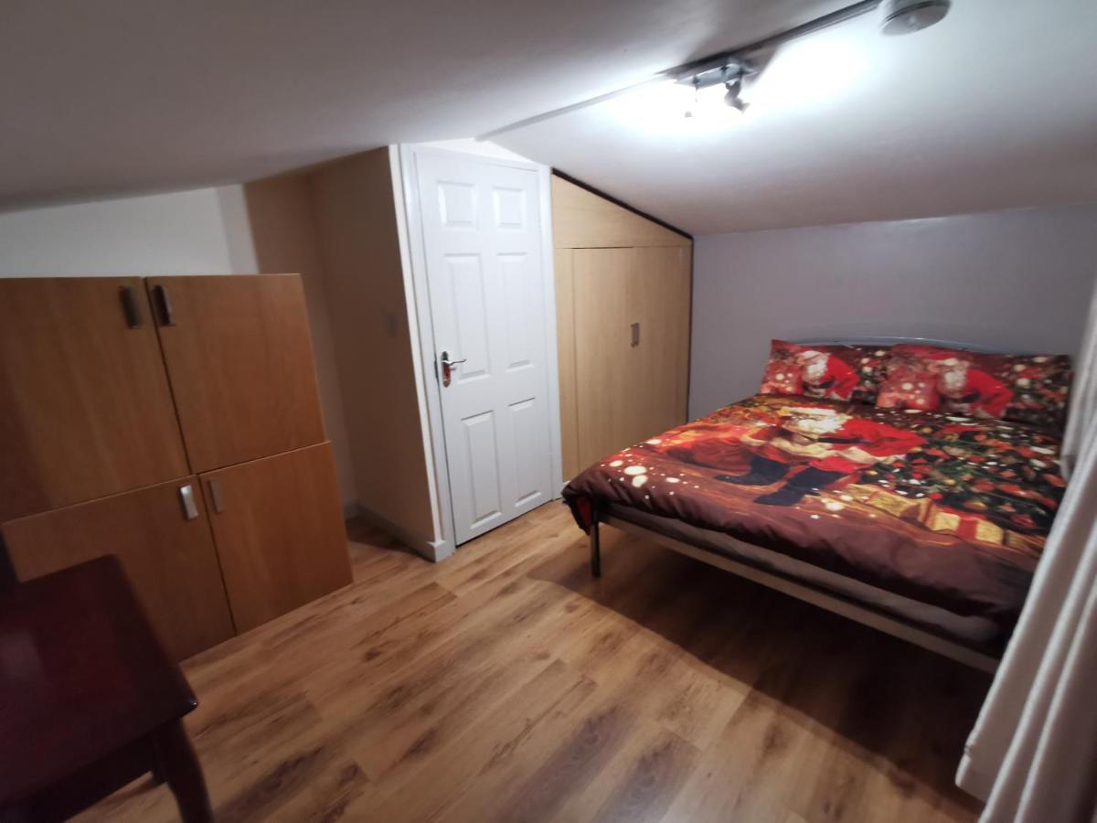 Palaz 1 - 2 Bedroom Garden Flat 에드먼턴 외부 사진